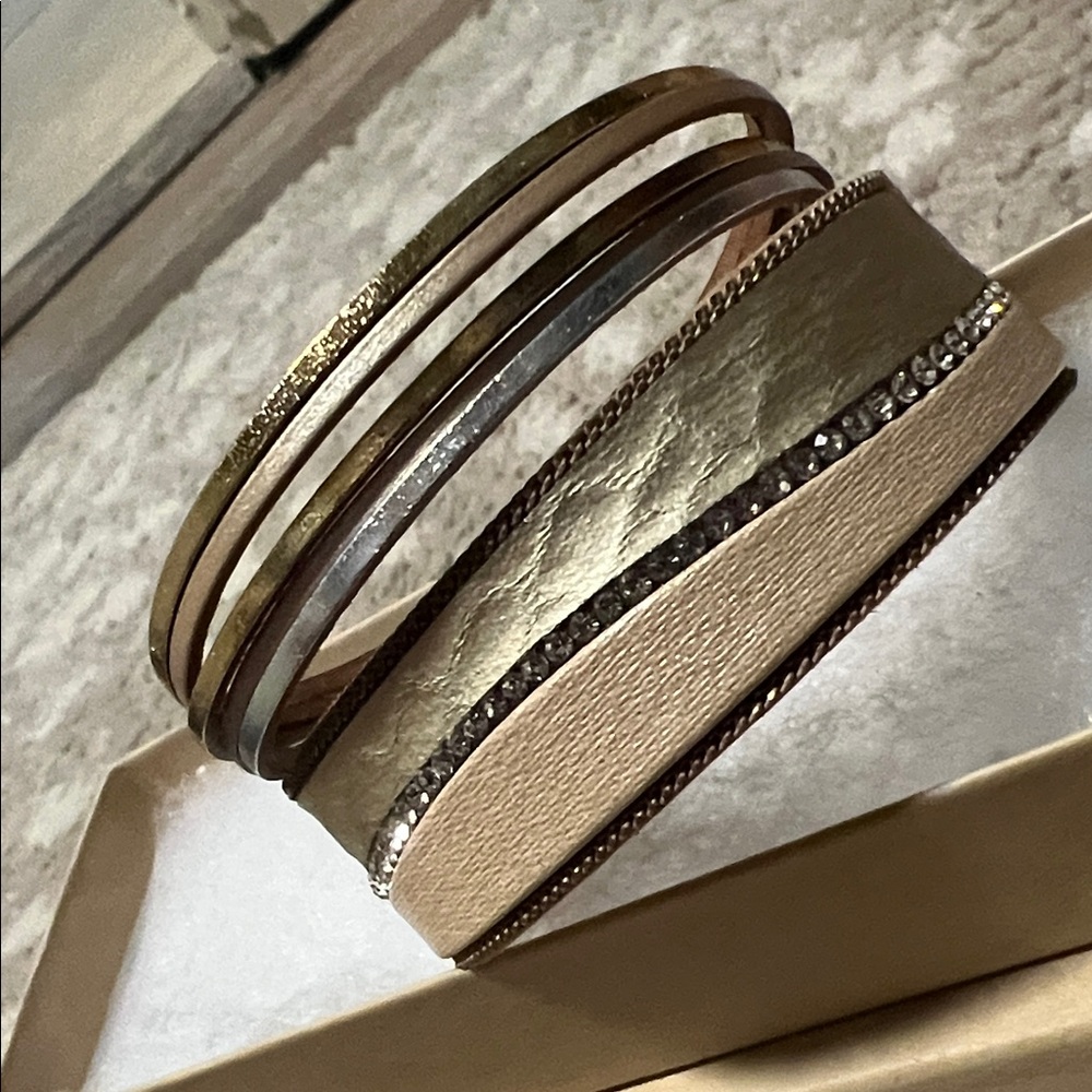 Chic Gold and Silver Women's Bracelet
